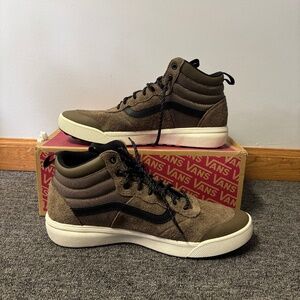 Vans hiking brown shoes